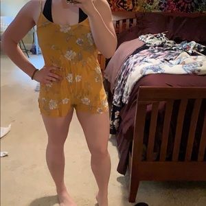 Cute yellow romper!